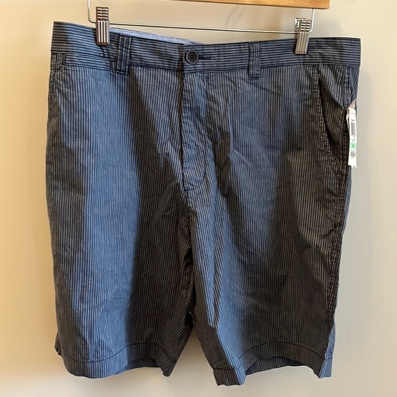 Charter Club Macy’s Men’s Shorts NWT Striped Blue Waist 34 - Picture 1 of 8